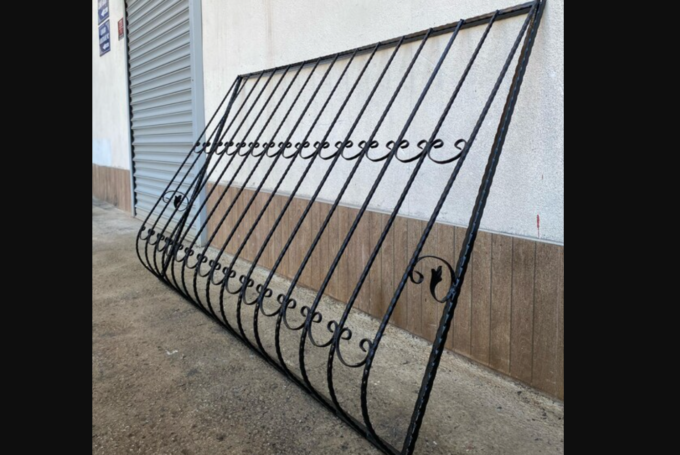 Bombeli Cumbalı Ferforje Demir Pencere Korkuluğu