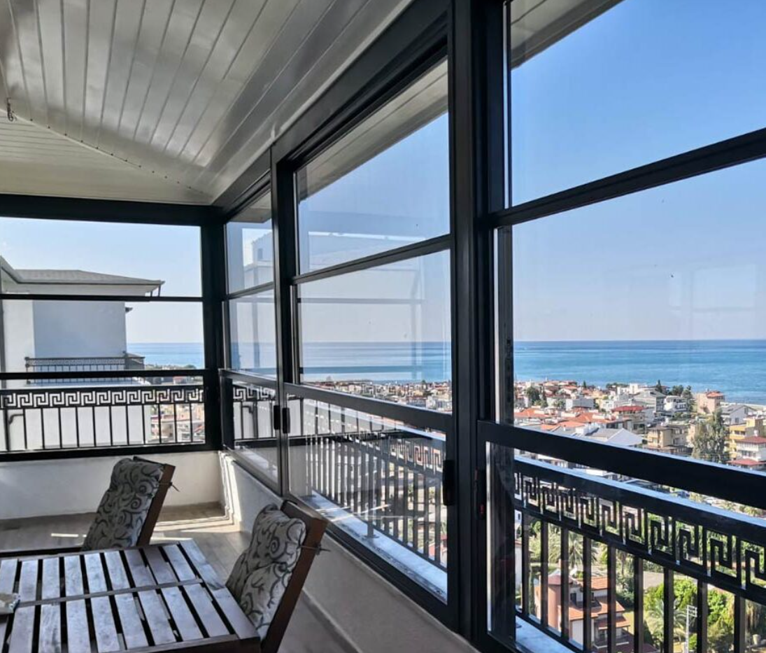 çıkma cam balkon penceresi