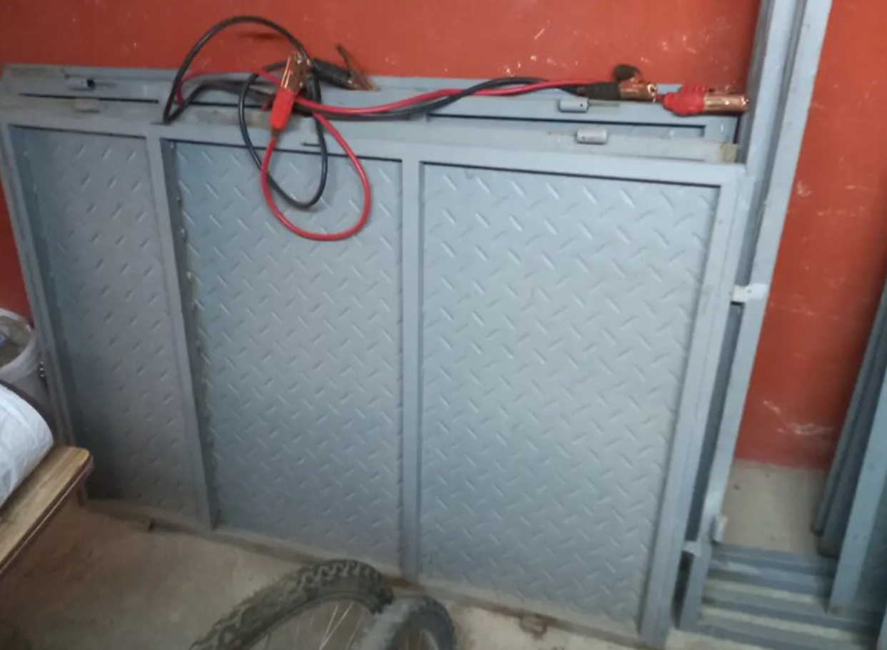 demir Pencere kapakları